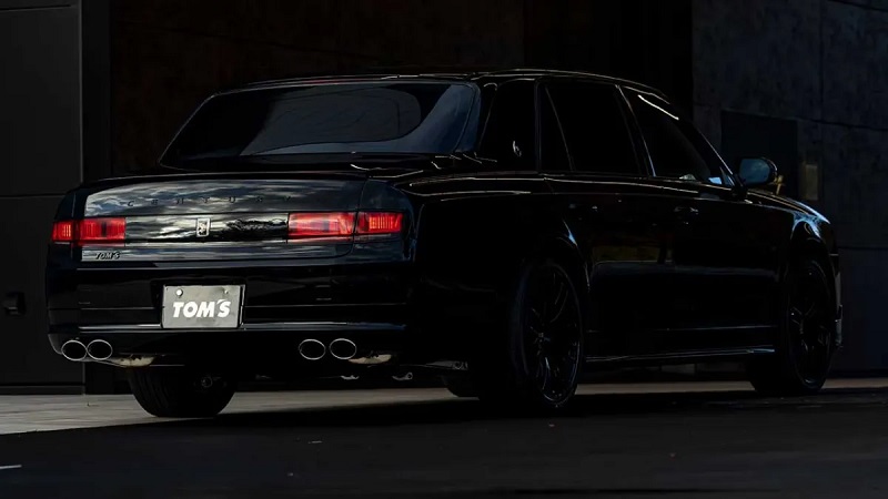 رونمایی از نسخه سفارشی تویوتا سنچوری!