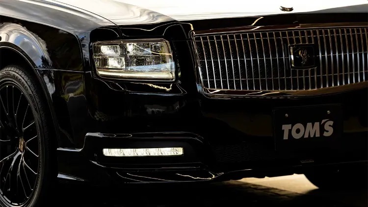 رونمایی از نسخه سفارشی تویوتا سنچوری!