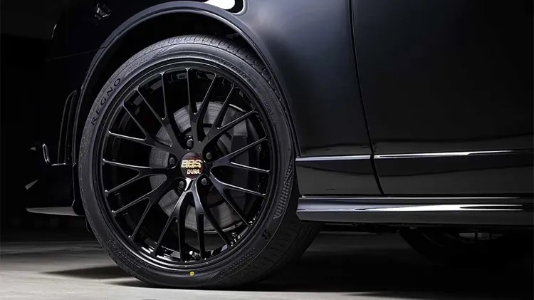 رونمایی از نسخه سفارشی تویوتا سنچوری!