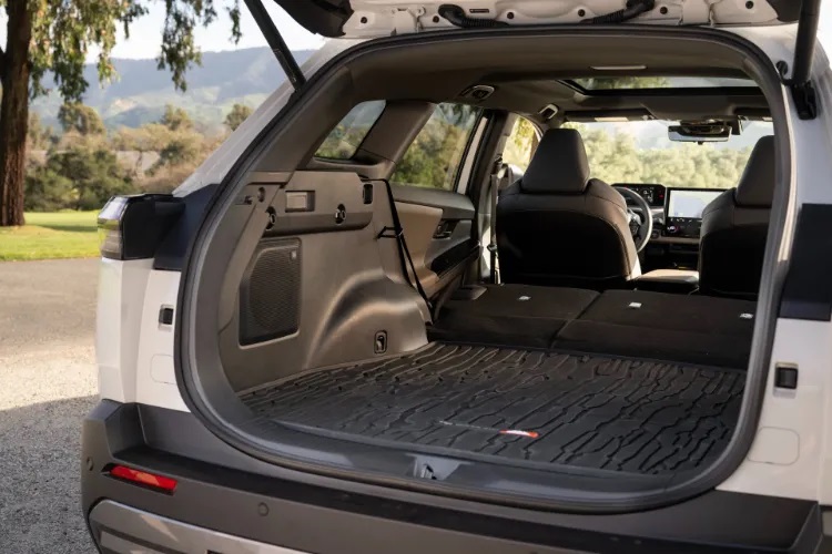 شاسی بلند تویوتا bZ وودلند 2026 رونمایی شد +تصاویر