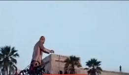 مجسمه حافظ اسد در دمشق به پایین کشیده شد