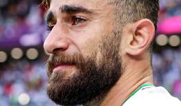 اشک‌های عجیب ملی‌پوش فوتبال بعد از پیروزی