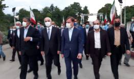 بازدید وزیر راه و شهرسازی و استاندار گیلان از بارانداز راه‌آهن و پل ریلی آستارا 