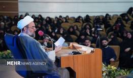 حوزه و دانشگاه مانند دو بال پرواز برای پیشرفت علمی و تمدنی کشور هستند
