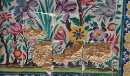 کاشی‌های مسجد وکیل شیراز در حال تخریب است