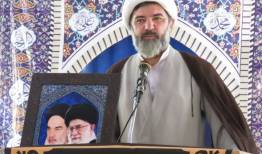 امام جمعه دیباج: عبور از بحران‌ها در گرو وحدت و همدلی دولت و ملت است