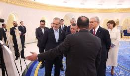 پزشکیان از نمایشگاه اسناد تاریخی ایران درباره آسیای مرکزی بازدید کرد