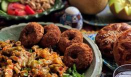 طرز تهیه گل در چمن گیلانی؛ ساده و فوری