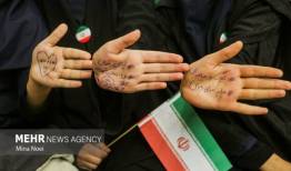 برپایی نمایشگاه جنگ ۱۲ روزه صهیونیست‌ها به همت بسیج دانش آموزی