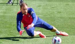 یکی از بهترین دروازه‌بان‌های جهان در لیست فروش