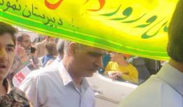 تصویری از پدر مهدی طارمی در راهپیمایی ۱۳ آبان