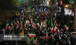 تجمع شبانه قمی ها در سوگ رهبر شهید