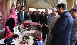 نمایشگاه و بازارچه صنایع‌دستی ویژه شب چله در سنندج برپا شد