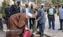 ۱۲ هزار اصله نهال به یاد رهبر شهید در استان سمنان کاشته می‌شود
