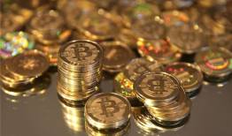 ارزش بیت کوین بیش از ۱۰ درصد سقوط کرد