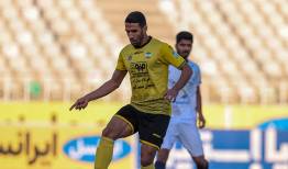 بازیکن سپاهان از بازی با پرسپولیس محروم شد