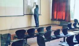 درباره تصویر عجیبی که از برخی اساتید وایرال شد!