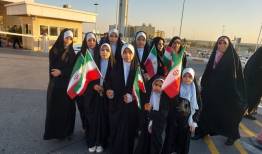 بدرقه‌ ملی‌پوشان فوتبال به سبک دختران چادری