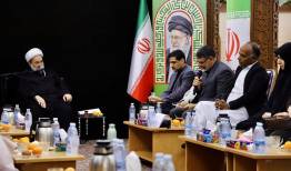 محفل شعر امین؛ دیدار شاعران سیستان و بلوچستان با نماینده ولی فقیه