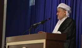 ایران در برابر توطئه‌های دشمنان ایستادگی می‌کند