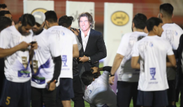 شادی جالب ساپینتو پس از قهرمانی استقلال