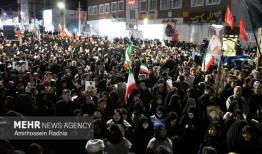 خروش بیرجندی ها زیر باران در سوگ رهبر شهید