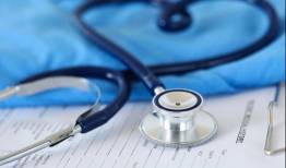 ویزیت پزشکان باید متناسب با جیب مردم باشد