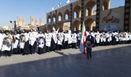 مادران یزدی کفن‌پوش به میدان آمدند