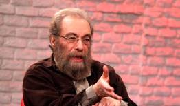کامنت خنده‌دار یک هموطن برای مسعود فراستی