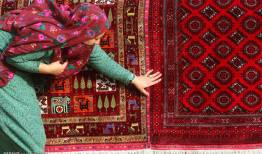 ابراز نگرانی یک تاجر از فراموشی جایگاه دستبافته‌های ایرانی