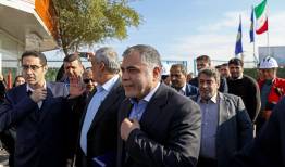 با وجود تحریم‌ها، مشکل فروش نفت نداریم