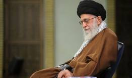 تقریظ‌هایی بر داستان سه زن، منتشر شد