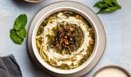 خواص شگفت‌انگیز آش رشته و مورد استفاده در آن
