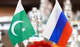 پهلو گیری اولین محموله نفت خام روسیه در بندر کراچی