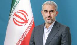 وزیر اقتصاد در رأس هیأتی وارد عربستان شد