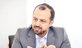 واکنش وزیر اقتصاد به حواشی استعفا و ابقا رئیس بورس!