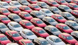 خودنمایی قیمت های کاذب در بازار خودرو