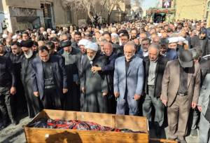 تشییع پیکر محمد قمی جانباز دفاع مقدس و نماینده سابق پاکدشت و ورامین در مجلس