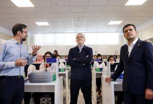 پزشکیان:  باید بستر توسعه مهارت‌های فردی و گروهی دانش‌آموزان فراهم شود