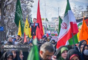 خروش مردم اراک در راهپیمایی ۲۲ بهمن