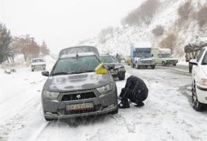 تردد در محورهای کوهستانی زنجان فقط با زنجیرچرخ امکان‌پذیر است
