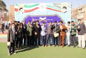 اهدای قرآن به دانش آموزان در واکنش به هتک حرمت‌های اخیر