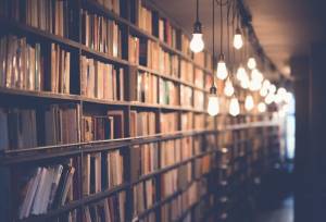 یک نویسنده: مطالعه در ماه رمضان باید حال‌خوب‌کن و معناگرا باشد