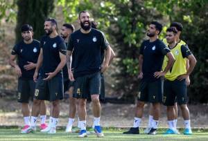 تمرین استقلال با دو دستیار ایرانی/ وریا غفوری روی نیمکت مقابل مس