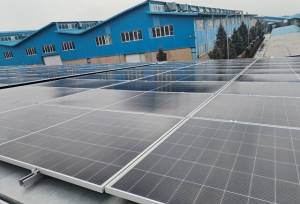 افتتاح نیروگاه خورشیدی ۵۵۰ کیلوواتی در واحد تولید کولرگازی پاکدشت