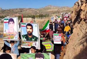 جشن ۴۷ سالگی انقلاب اسلامی در منظم‌ترین روستای خشتی جهان