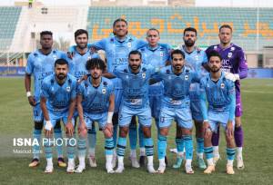 برگزاری دیدار چادرملو و پیکان با حضور هواداران