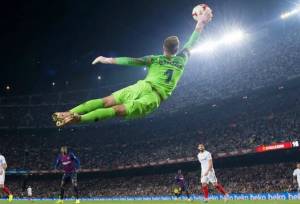 غیرممکن‌ترین مهارهای تاریخ فوتبال