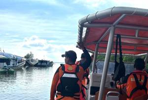 ۳ کشته و یک مفقود در پی واژگونی قایق در اندونزی