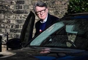 سفیر پیشین انگلیس در آمریکا بازداشت شد